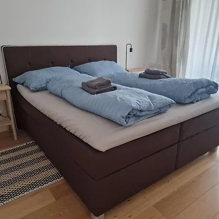 Urban Elegance Sky Park With Parking Spot *